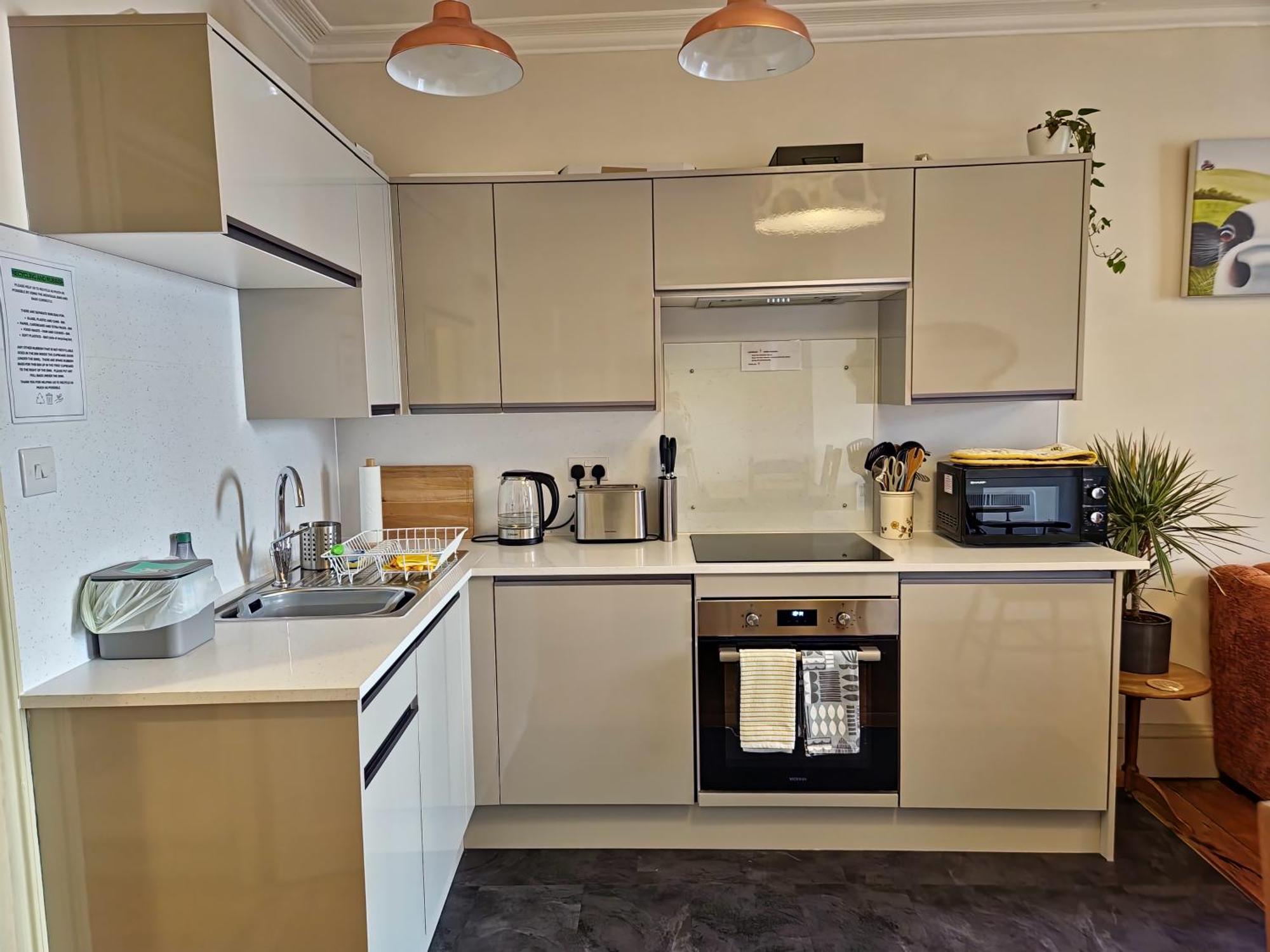 Central Gloucester Self-Catering Flat - A Hidden Gem Exteriör bild